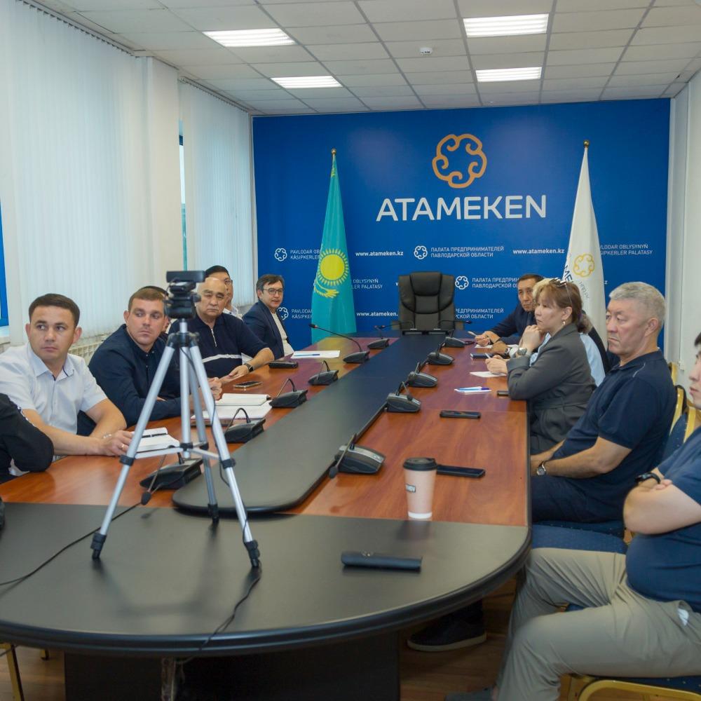 СОТО КЗ — Сотрудники на официальном мероприятии